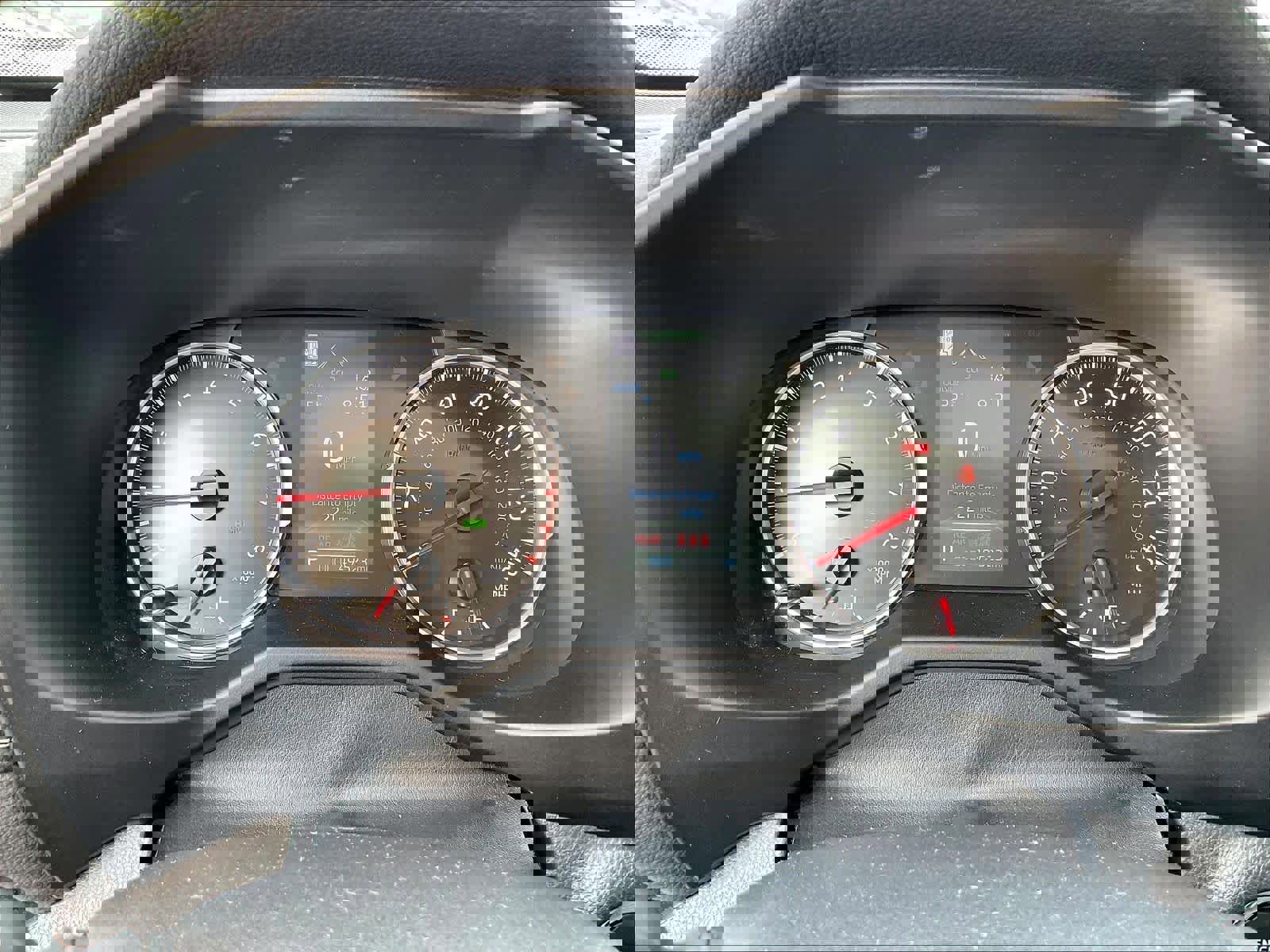 Used 2020 Toyota RAV4 XLE Premium image 21