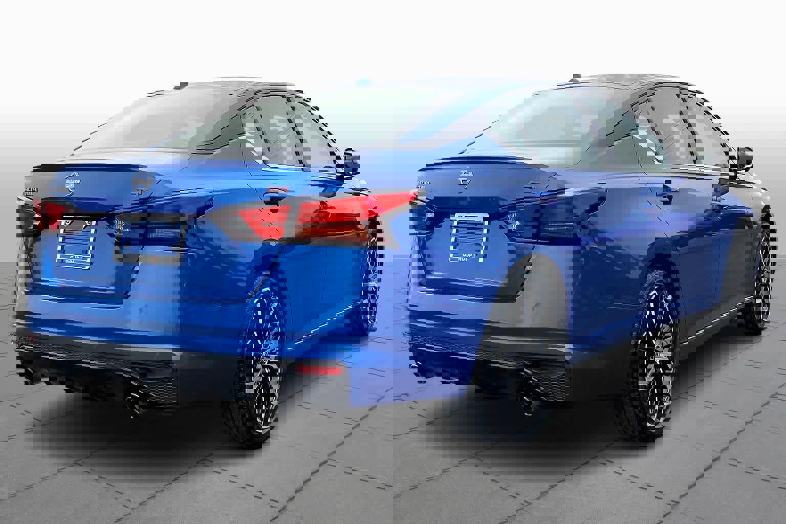 Used 2025 Nissan Altima 2.5 SR image 6