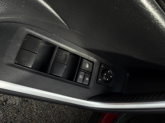 Used 2021 Toyota RAV4 LE FWD image 32