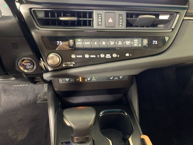 Used 2025 Lexus ES 300h 300h w/ Premium Package image 25