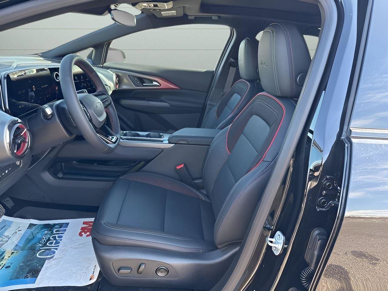 New 2025 Chevrolet Equinox EV RS image 13