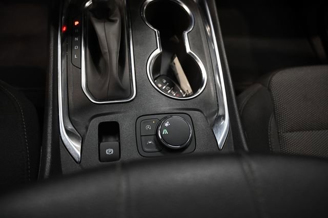 Used 2023 Chevrolet Traverse LT FWD image 19
