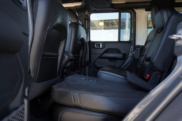 Used 2020 Jeep Wrangler Unlimited Sahara AWD/4WD image 27