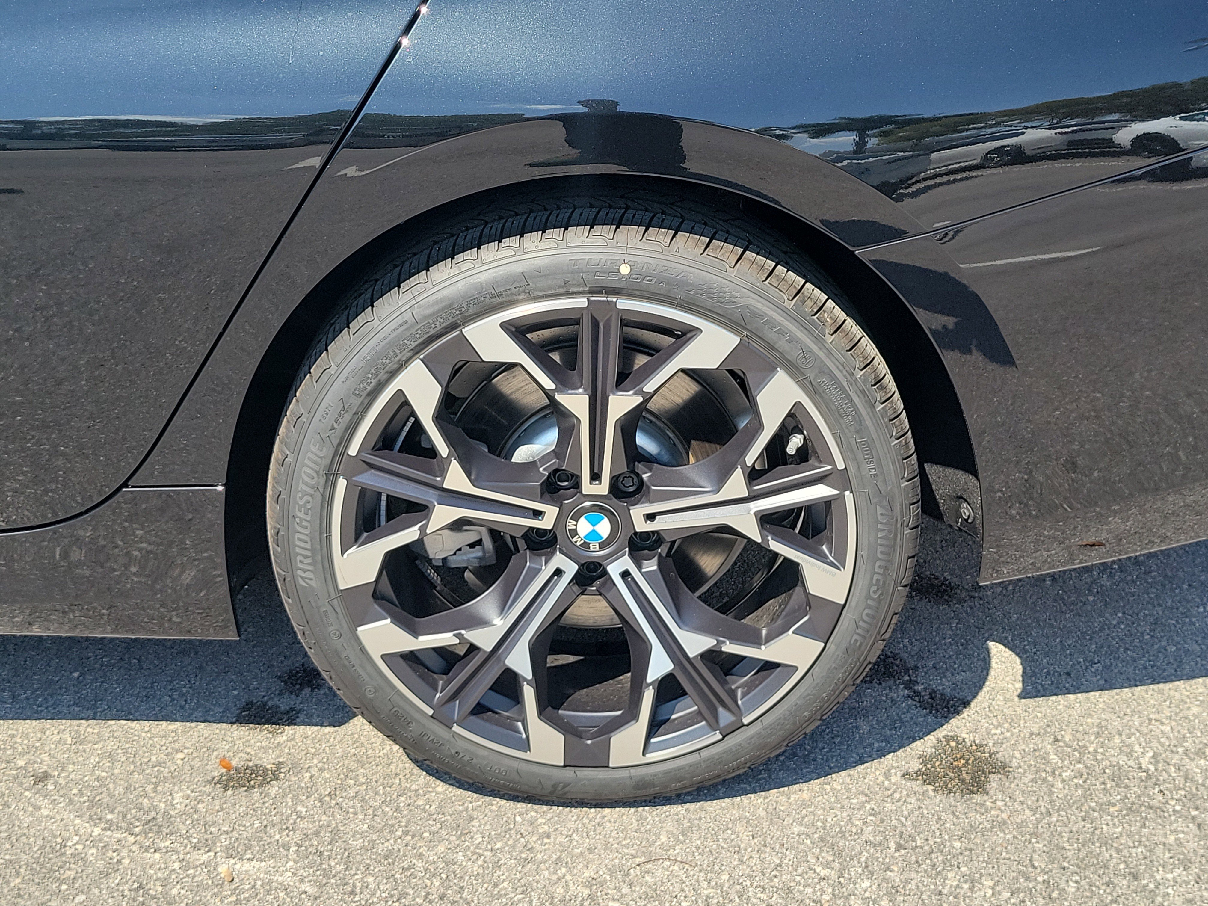 New 2026 BMW 330i Sedan w/ Convenience Package RWD image 8
