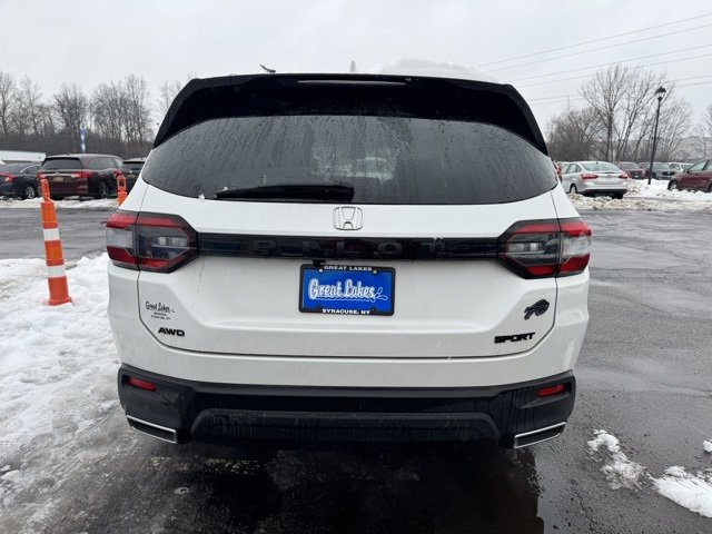 Used 2023 Honda Pilot Sport image 3