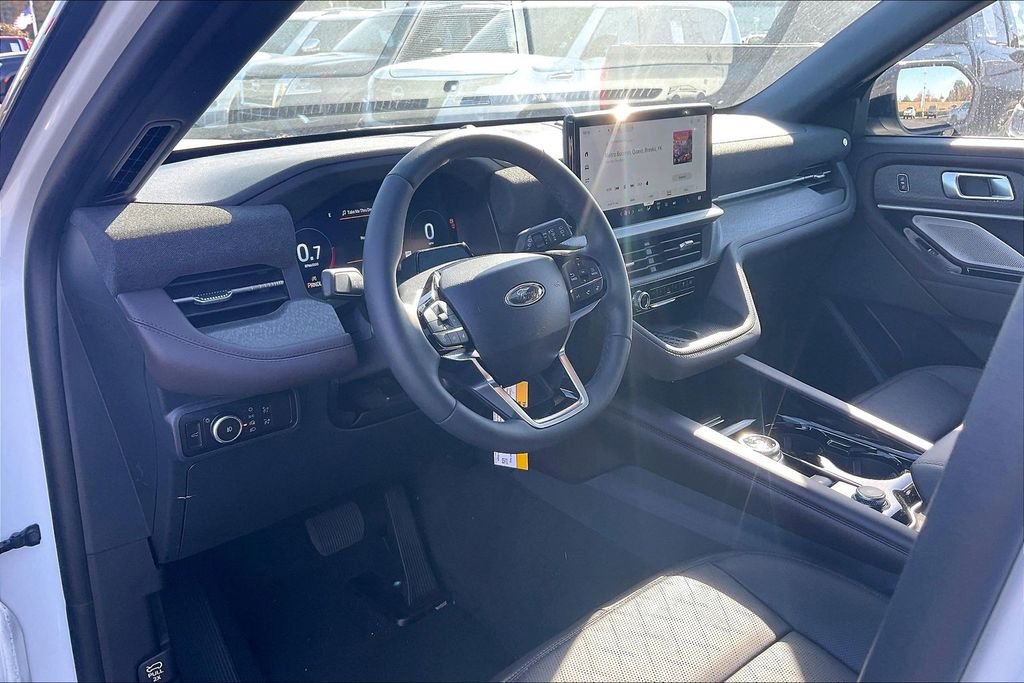 New 2025 Ford Explorer Platinum image 6