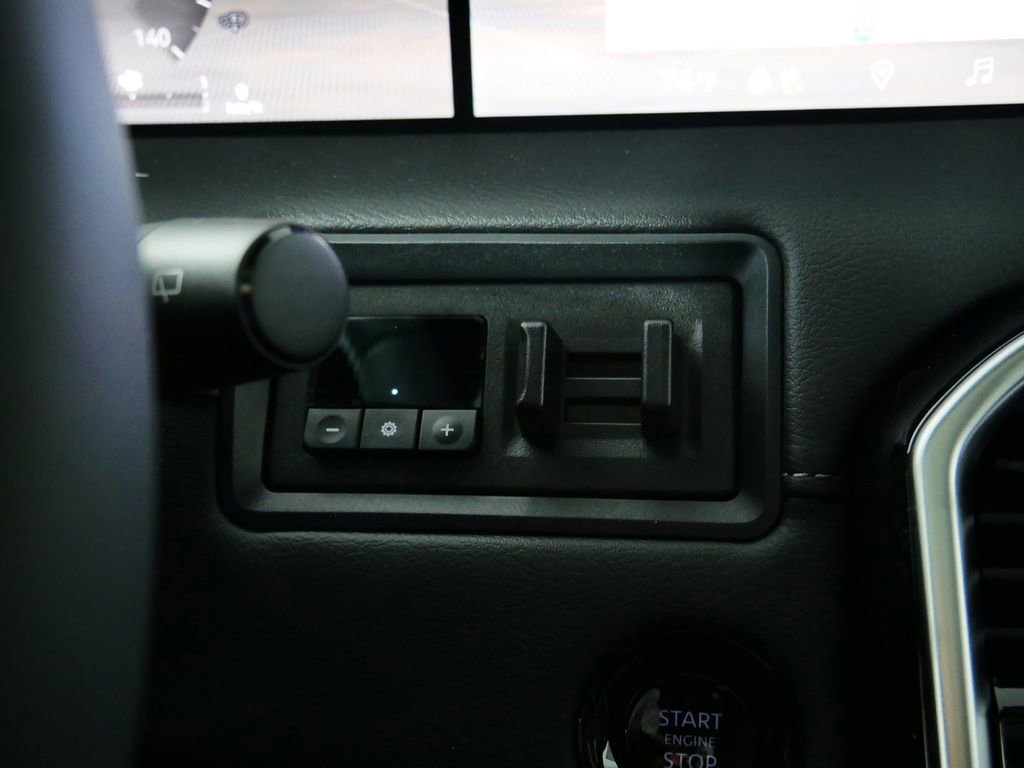 New 2025 Nissan Armada Platinum Reserve image 33