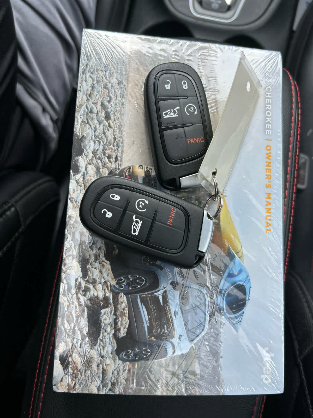Used 2023 Jeep Cherokee Trailhawk w/ Sun & Sound Group AWD/4WD image 23