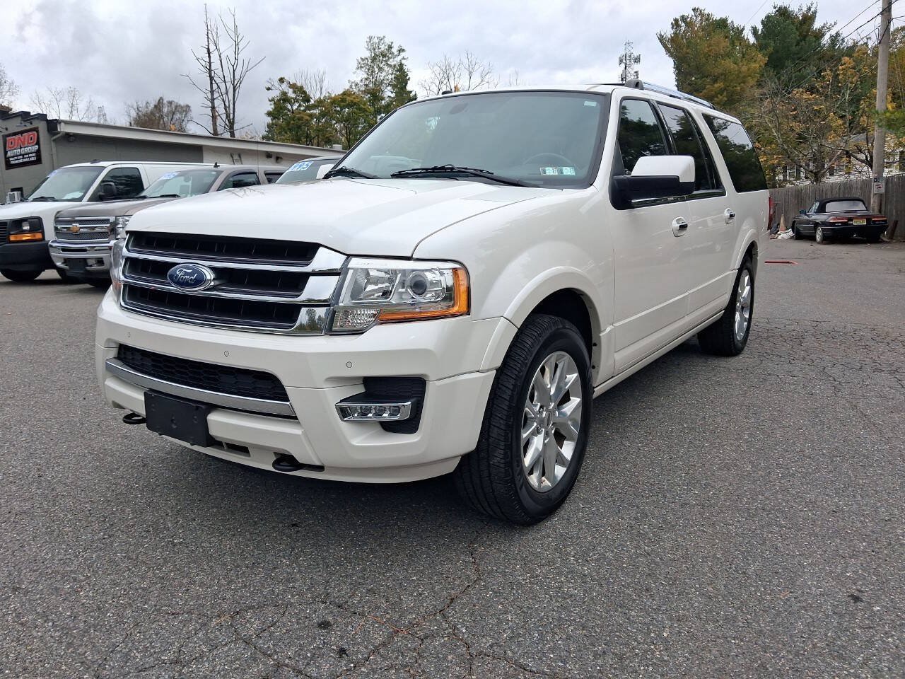 Used 2017 Ford Expedition Max Limited AWD/4WD image 4