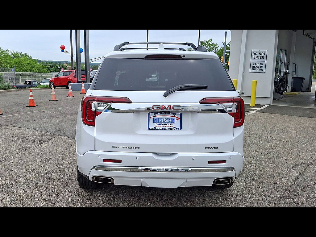 Certified 2023 GMC Acadia Denali w/ Denali Technology Package AWD/4WD image 7