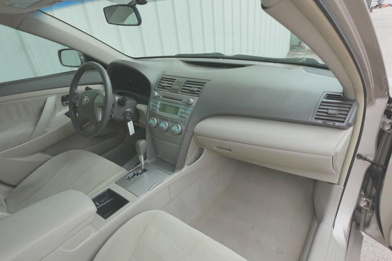 Used 2007 Toyota Camry LE FWD image 20