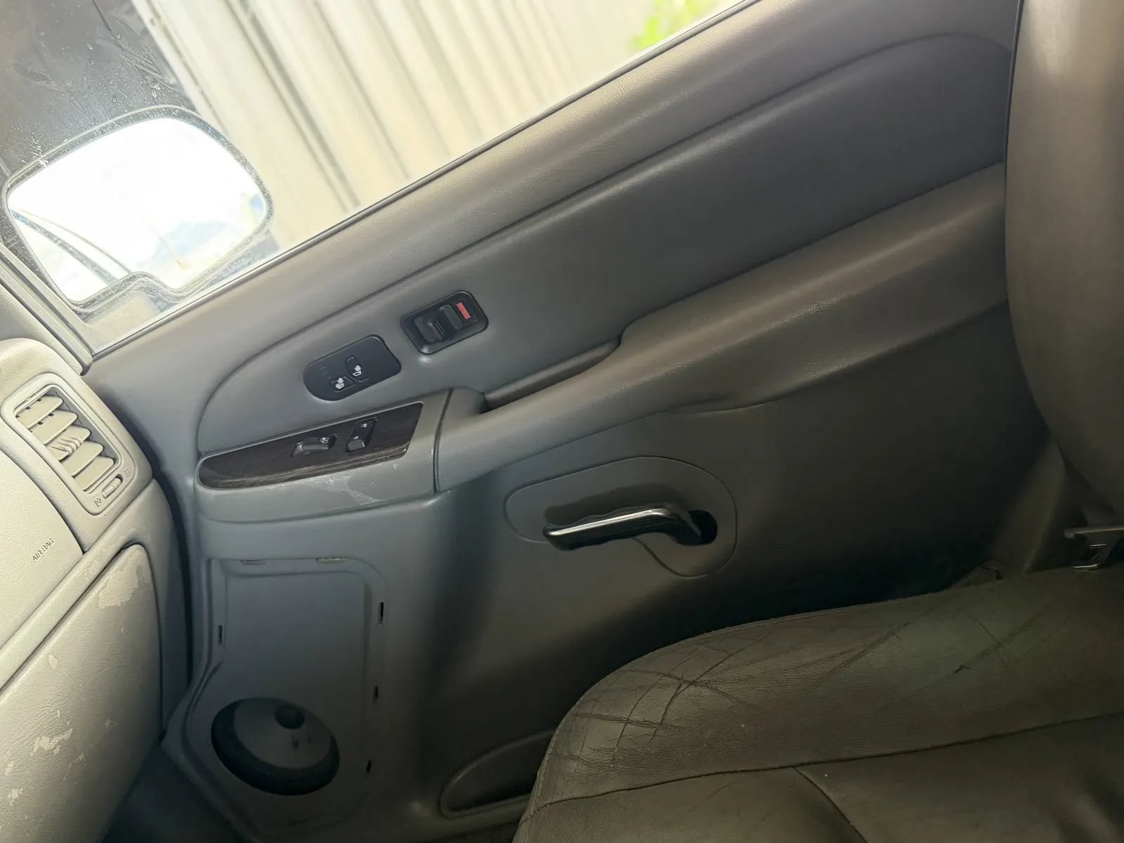 Used 2005 GMC Yukon XL Denali AWD/4WD image 28