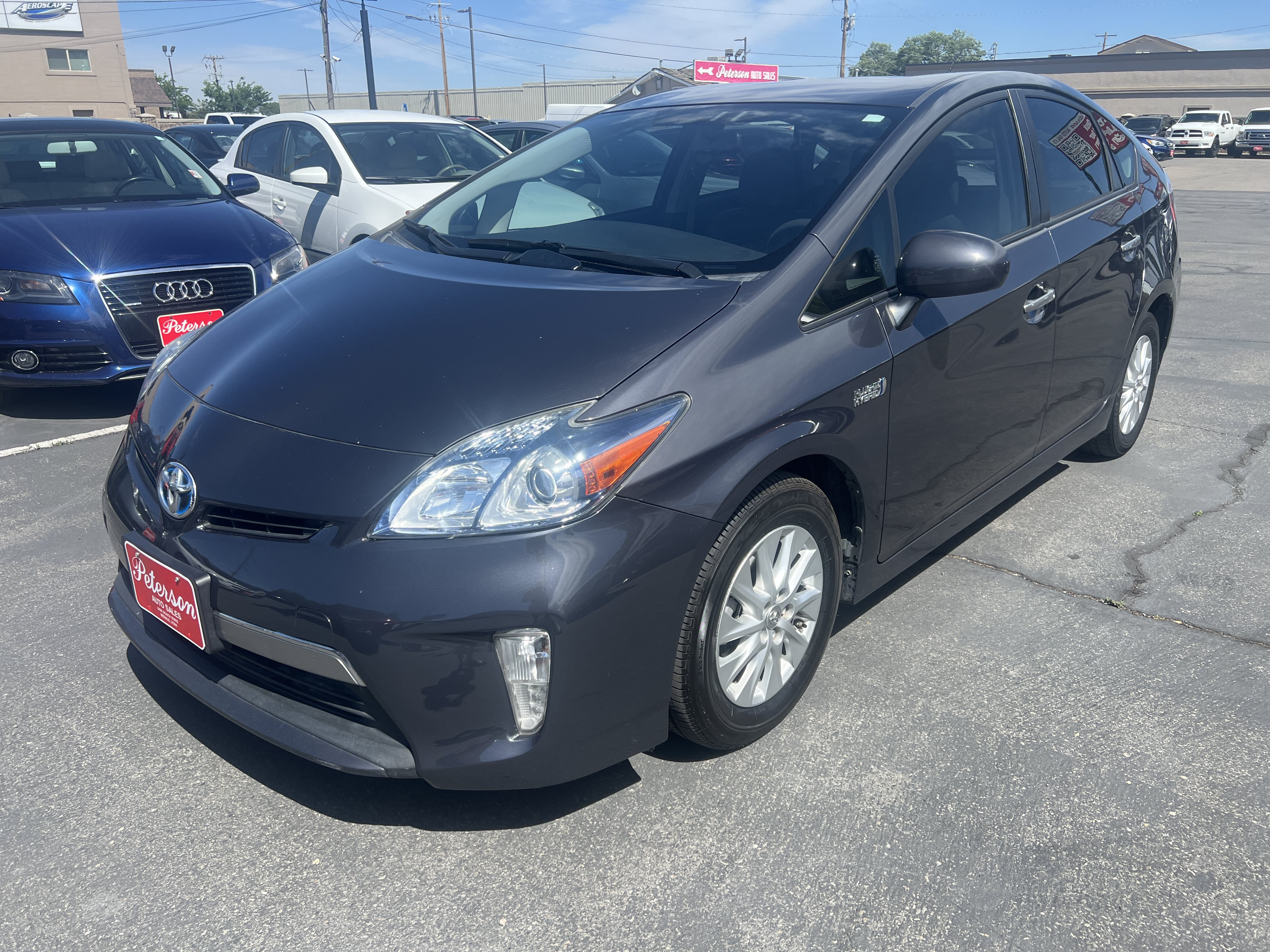Used 2015 Toyota Prius Prime Plug-In Hybrid FWD image 2