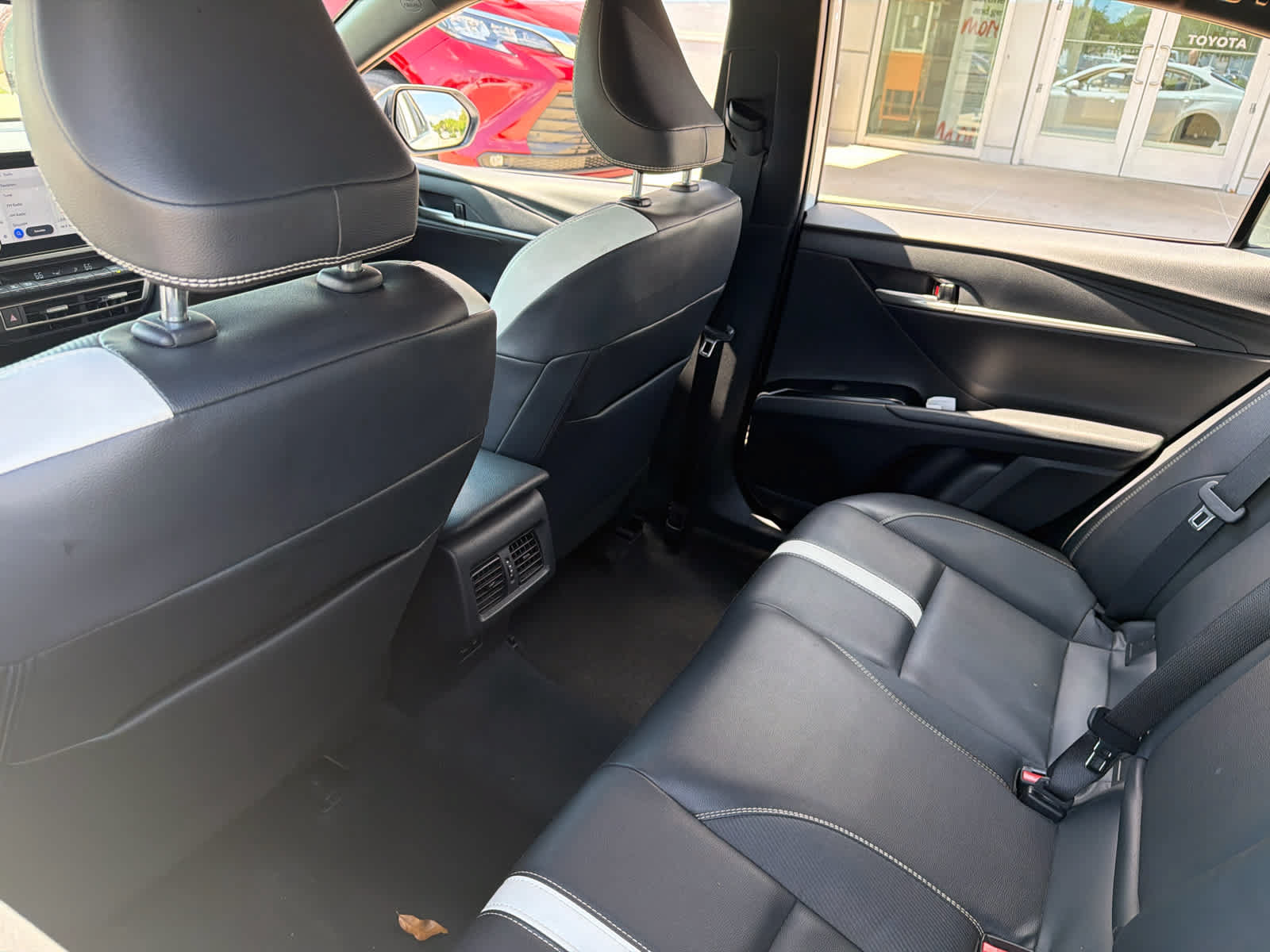 Used 2025 Toyota Camry SE FWD image 40