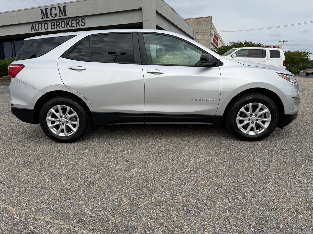 Used 2021 Chevrolet Equinox LS w/ LS Convenience Package FWD image 22