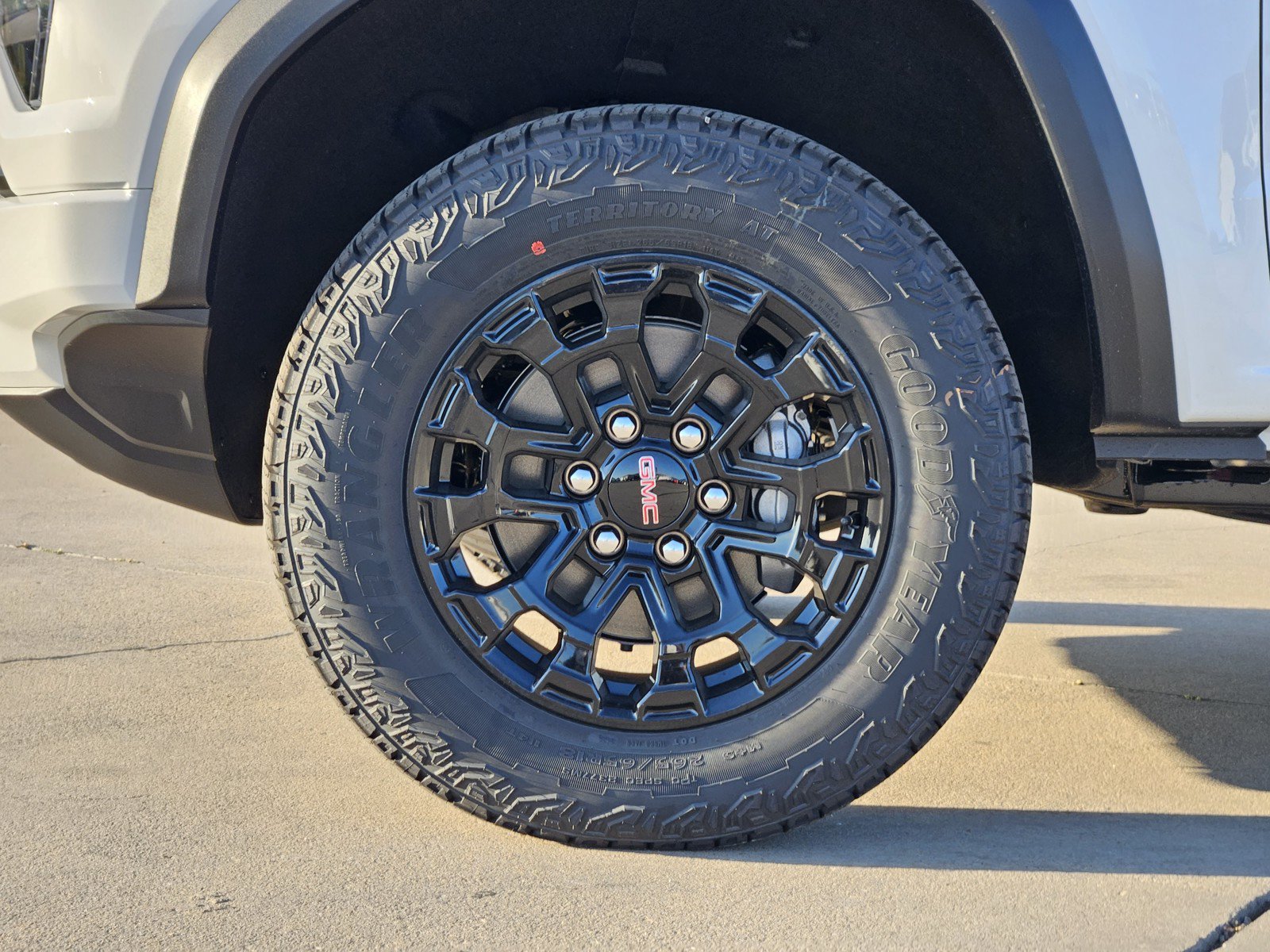 New 2026 GMC Canyon Elevation w/ Convenience Package RWD image 7