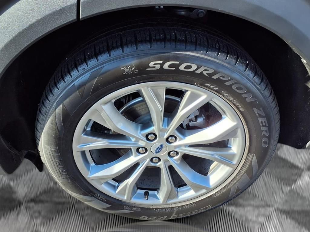 Used 2022 Ford Explorer Limited w/ Equipment Group 301A image 20