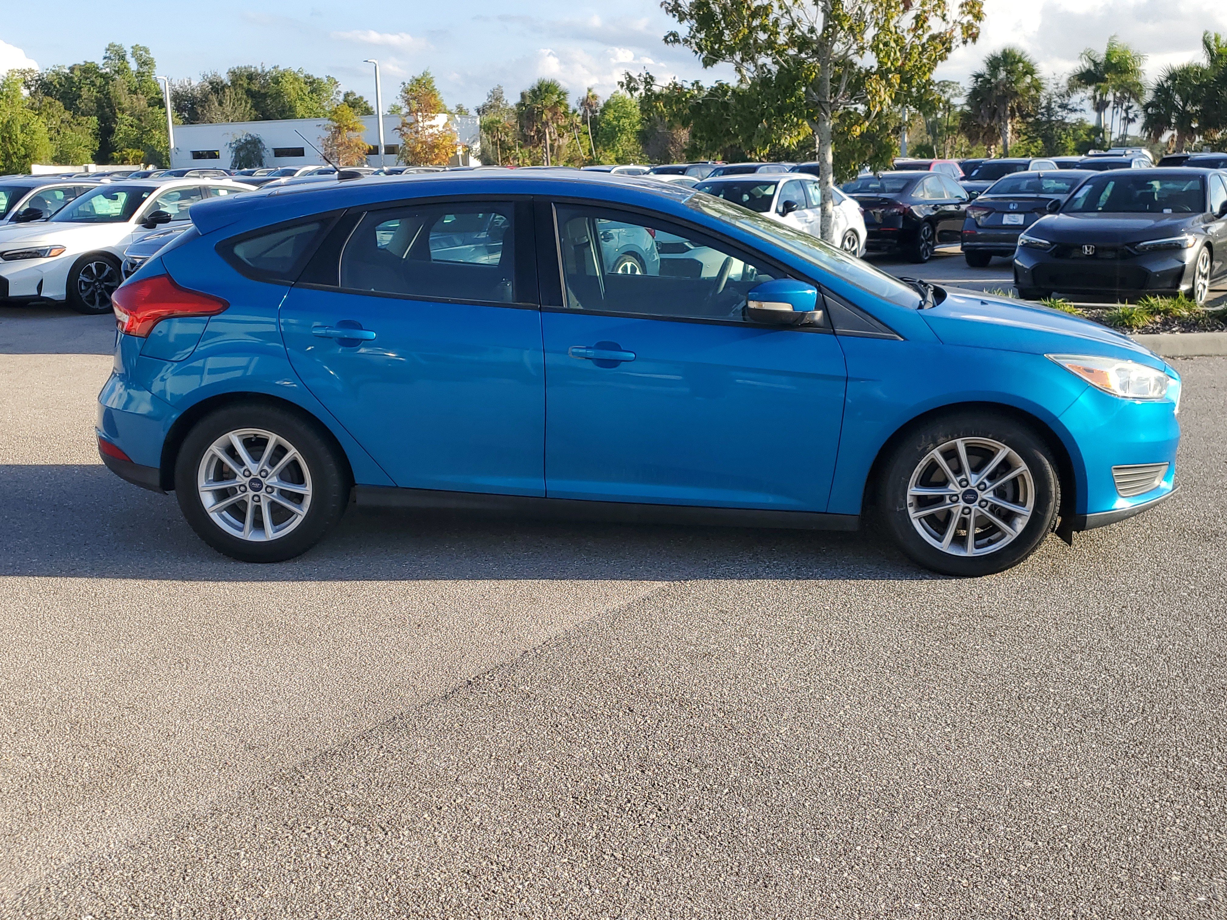 Used 2015 Ford Focus SE image 3
