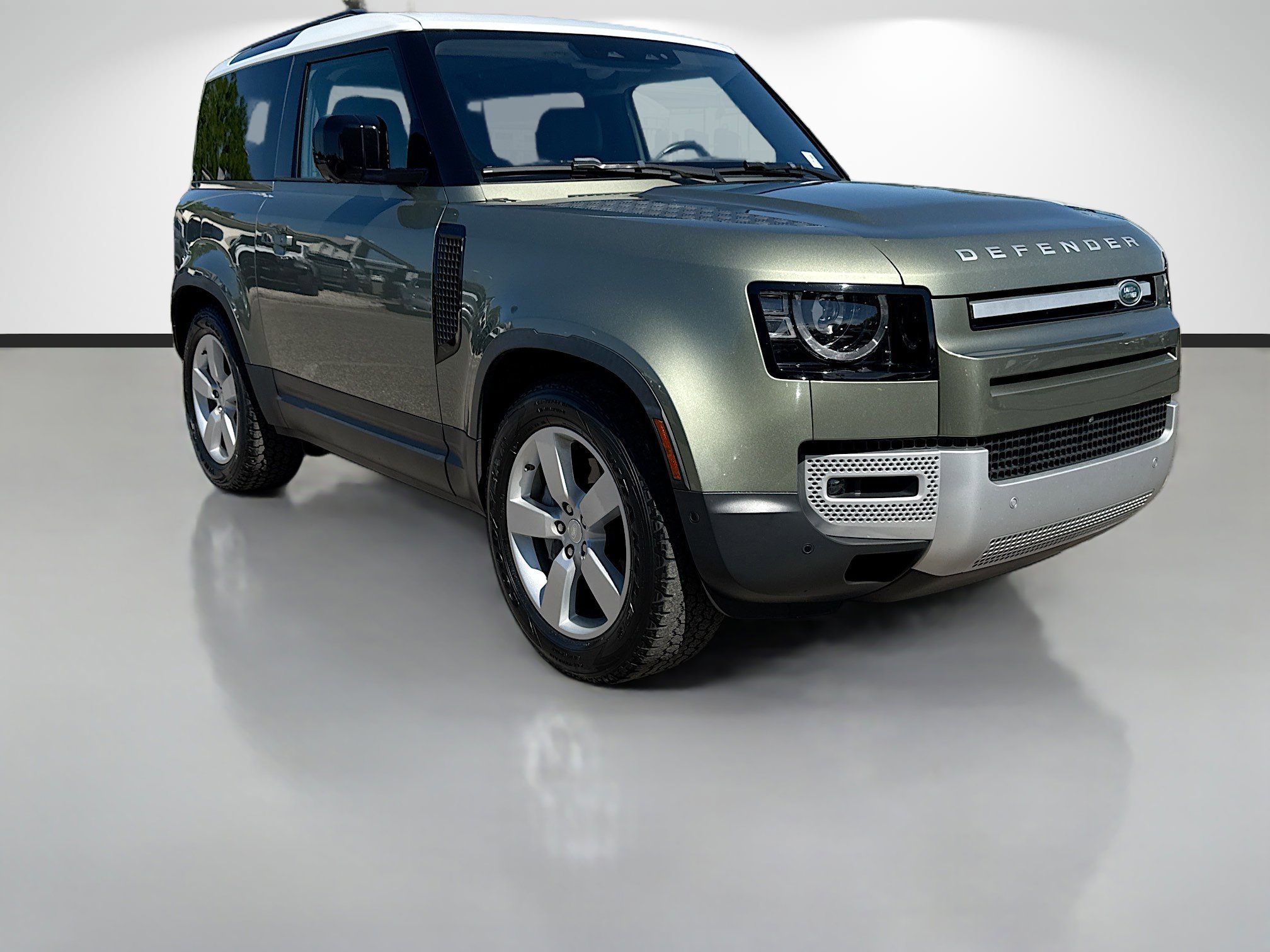 Used 2021 Land Rover Defender 90 First Edition image 7