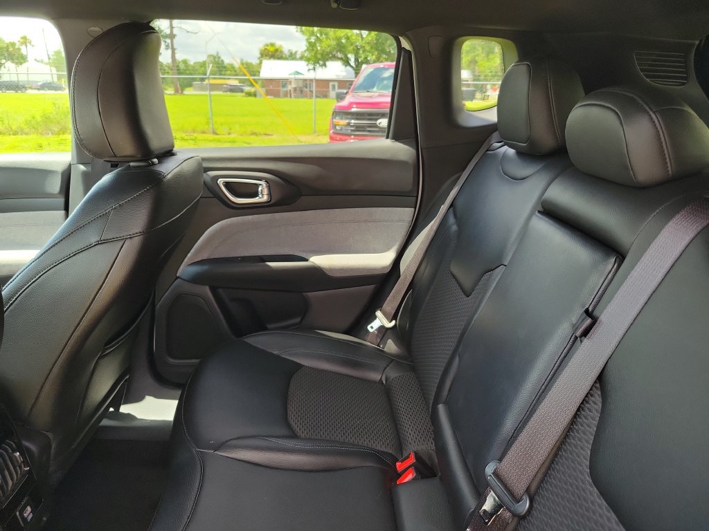 Used 2024 Jeep Compass Latitude AWD/4WD image 15