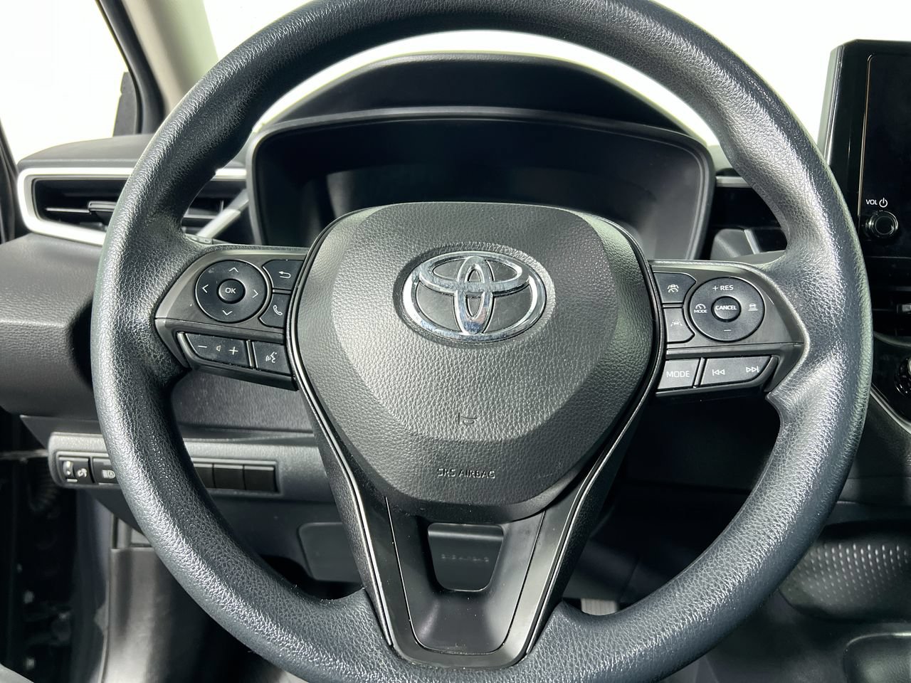 Used 2024 Toyota Corolla LE FWD image 10