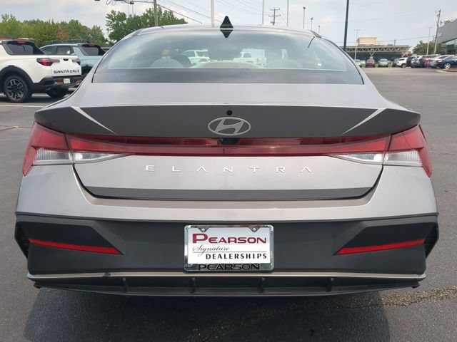 Used 2024 Hyundai Elantra SEL FWD image 5