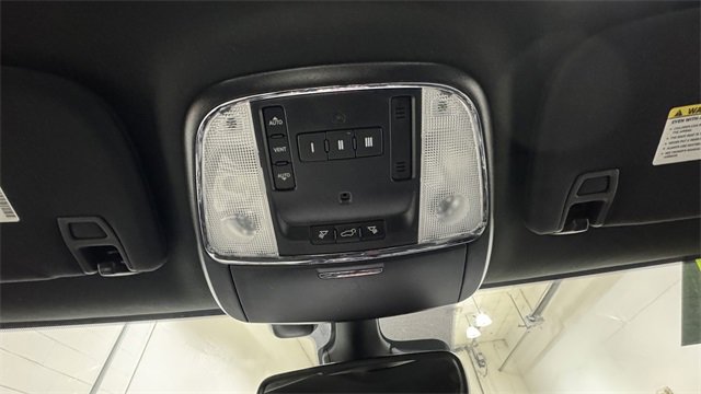 Used 2017 Dodge Durango R/T w/ Technology Group image 32