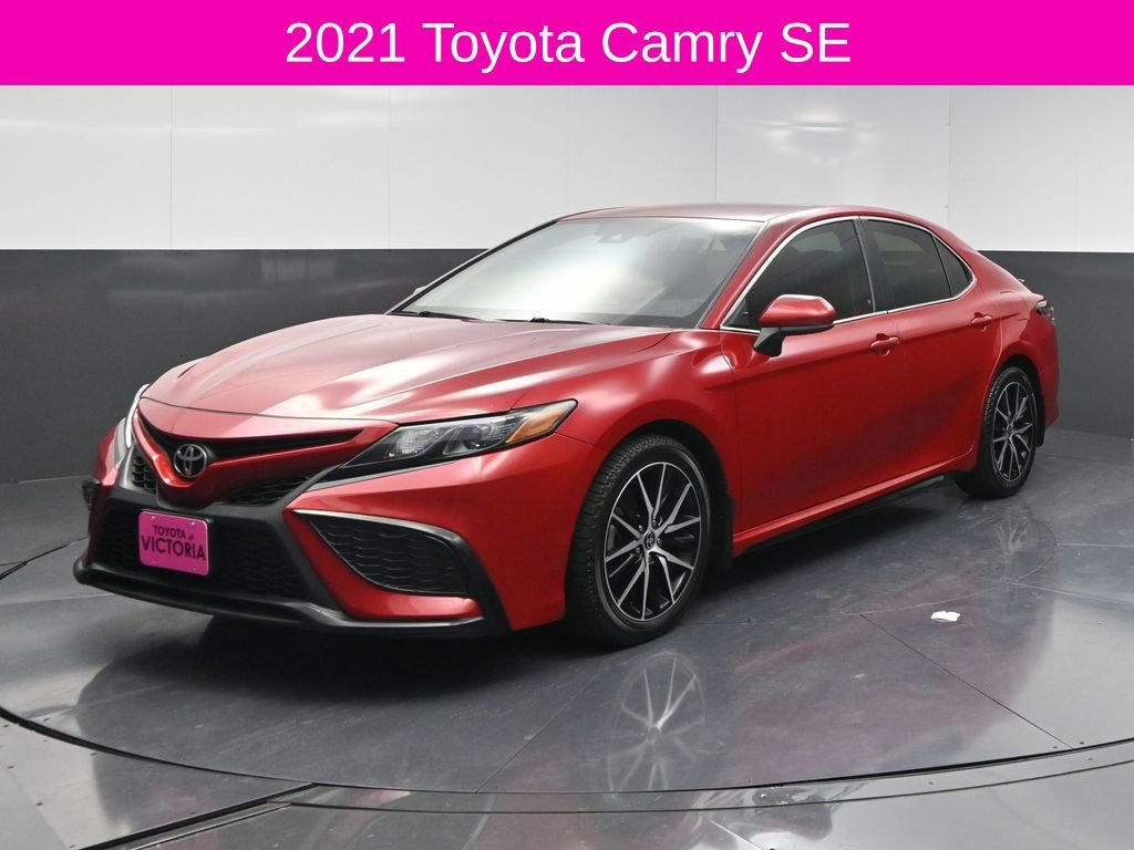 Used 2021 Toyota Camry SE image 2