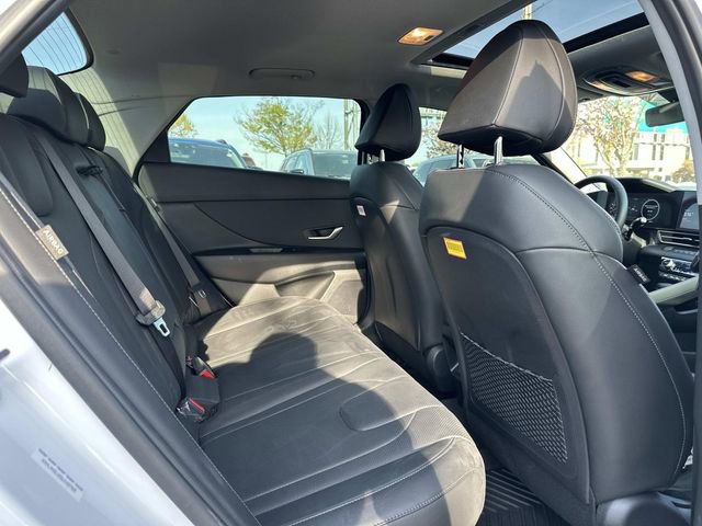 Used 2025 Hyundai Elantra Limited image 13