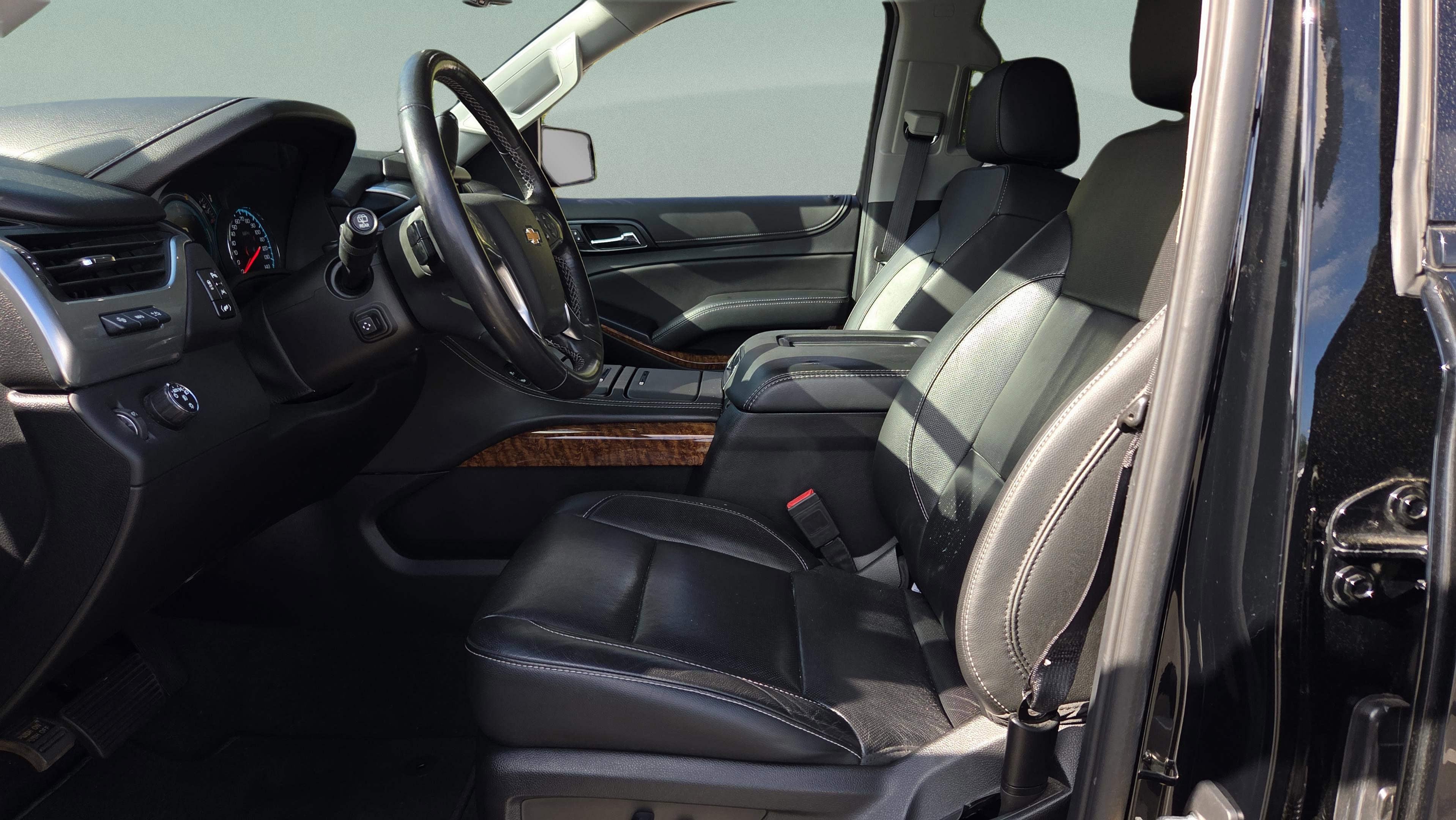 Used 2020 Chevrolet Tahoe Premier w/ RST Edition image 10