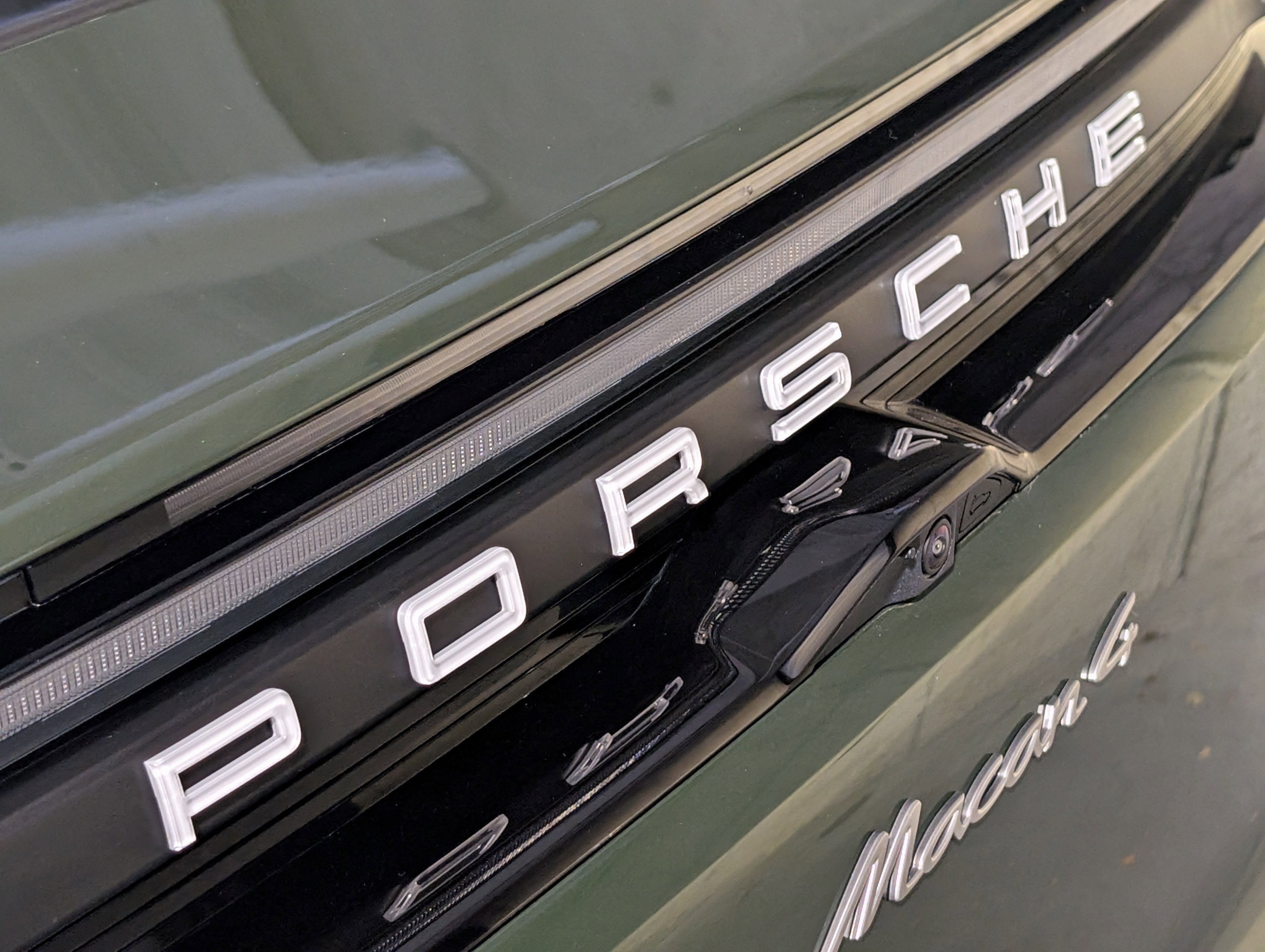 Used 2025 Porsche Macan 4 Electric image 14