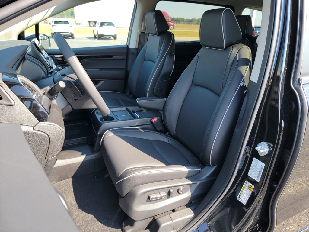 New 2026 Honda Odyssey Touring image 2