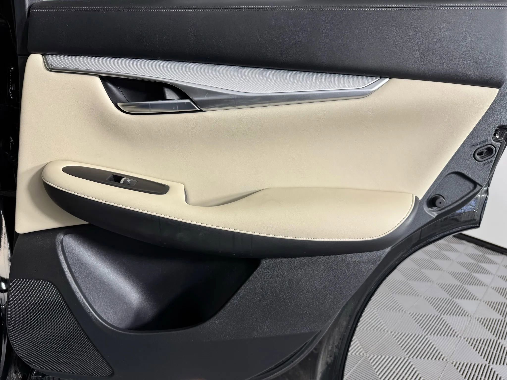 Used 2021 INFINITI QX50 Luxe w/ Cargo Package image 44