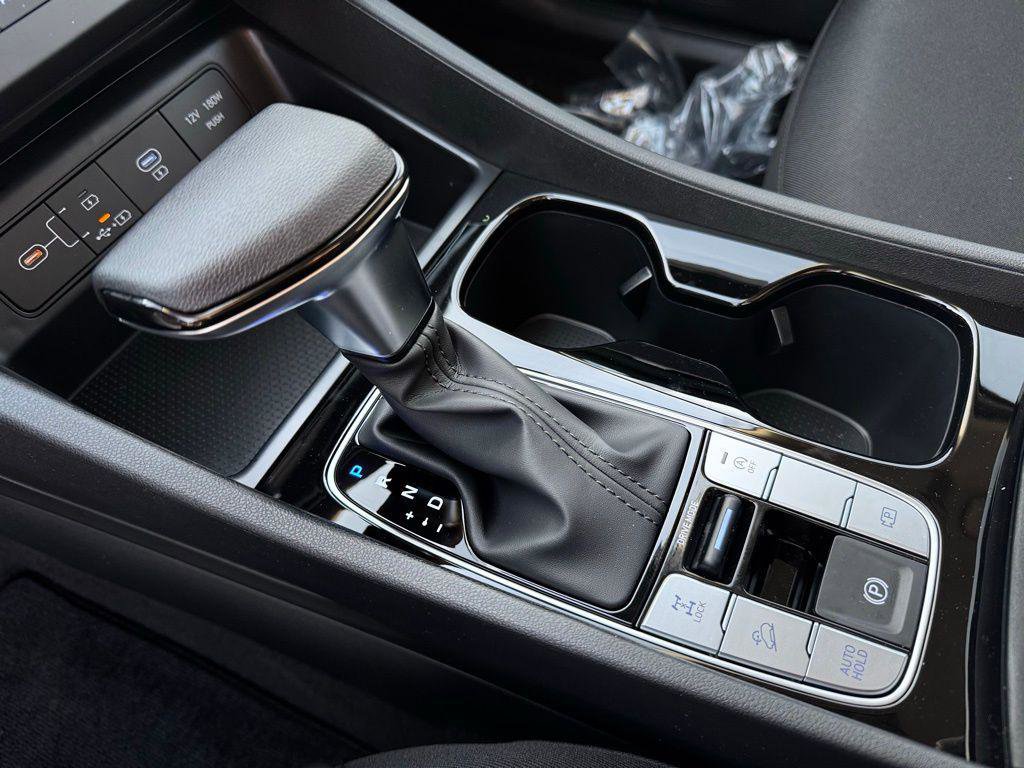 New 2026 Hyundai Tucson SE image 17