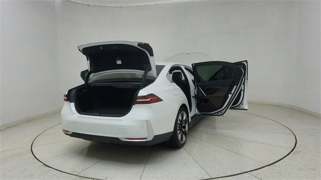 Used 2024 BMW 530i xDrive image 71