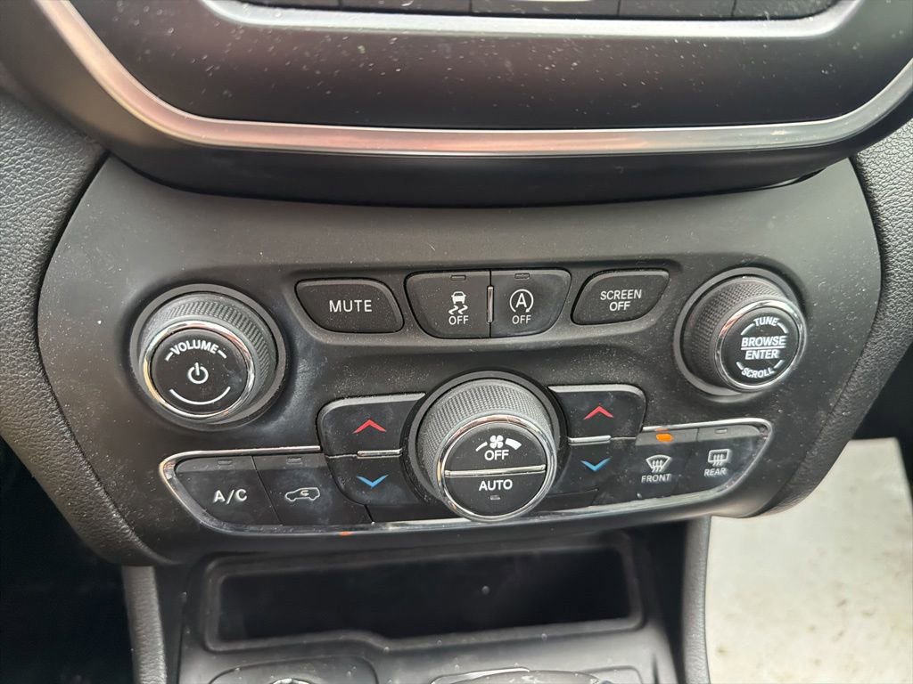 Used 2021 Jeep Cherokee Latitude Lux 80th Anniv w/ Quick Order Package 26U 80TH AWD/4WD image 18