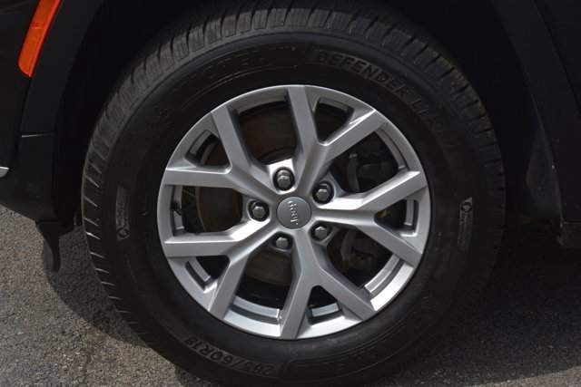 Used 2021 Jeep Grand Cherokee L Limited AWD/4WD image 11