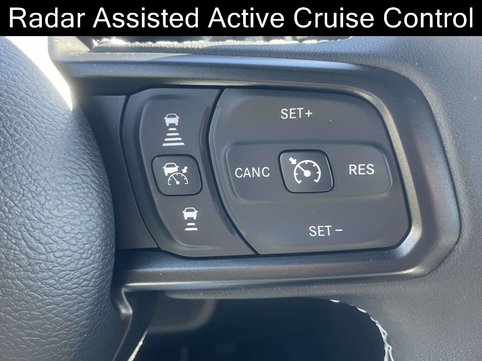 Used 2025 Jeep Wrangler Willys image 9