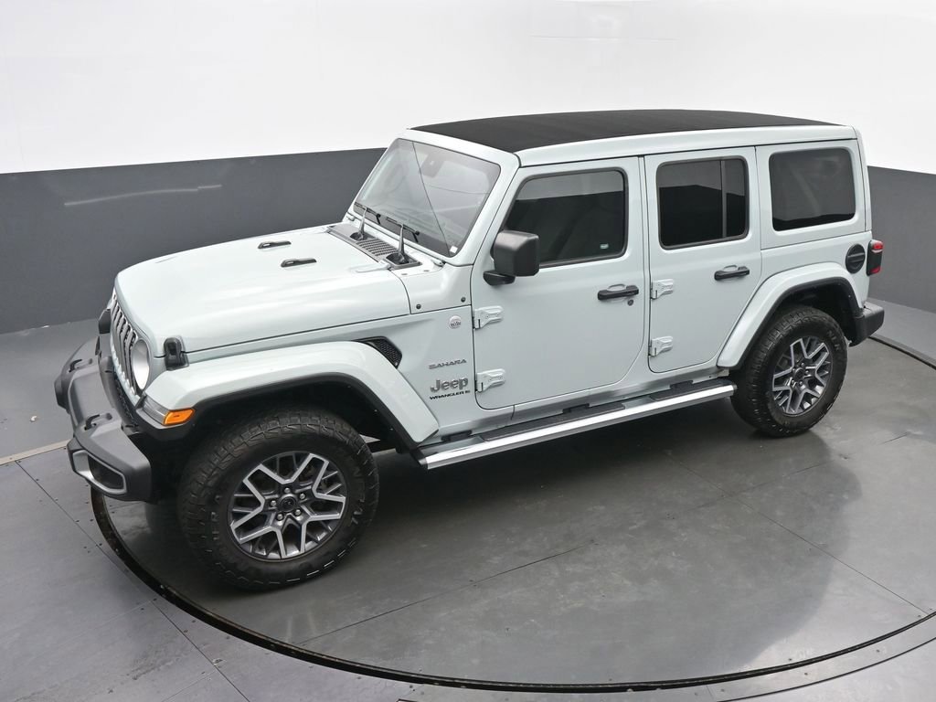 Used 2024 Jeep Wrangler Sahara image 39