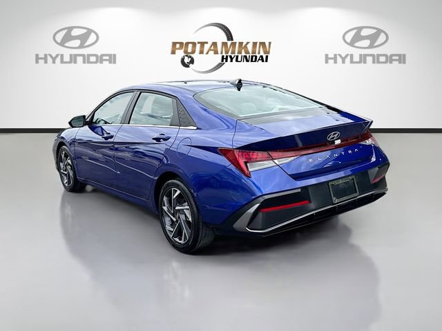 Certified 2025 Hyundai Elantra SEL image 7