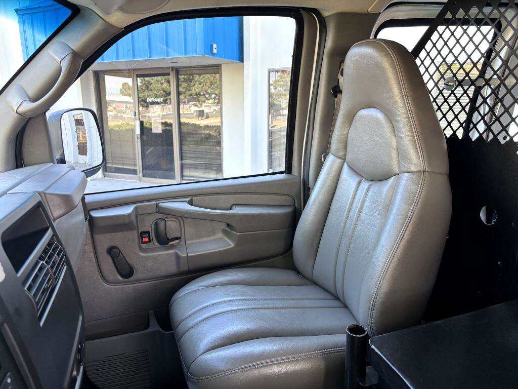 Used 2005 Chevrolet Express 1500 image 13