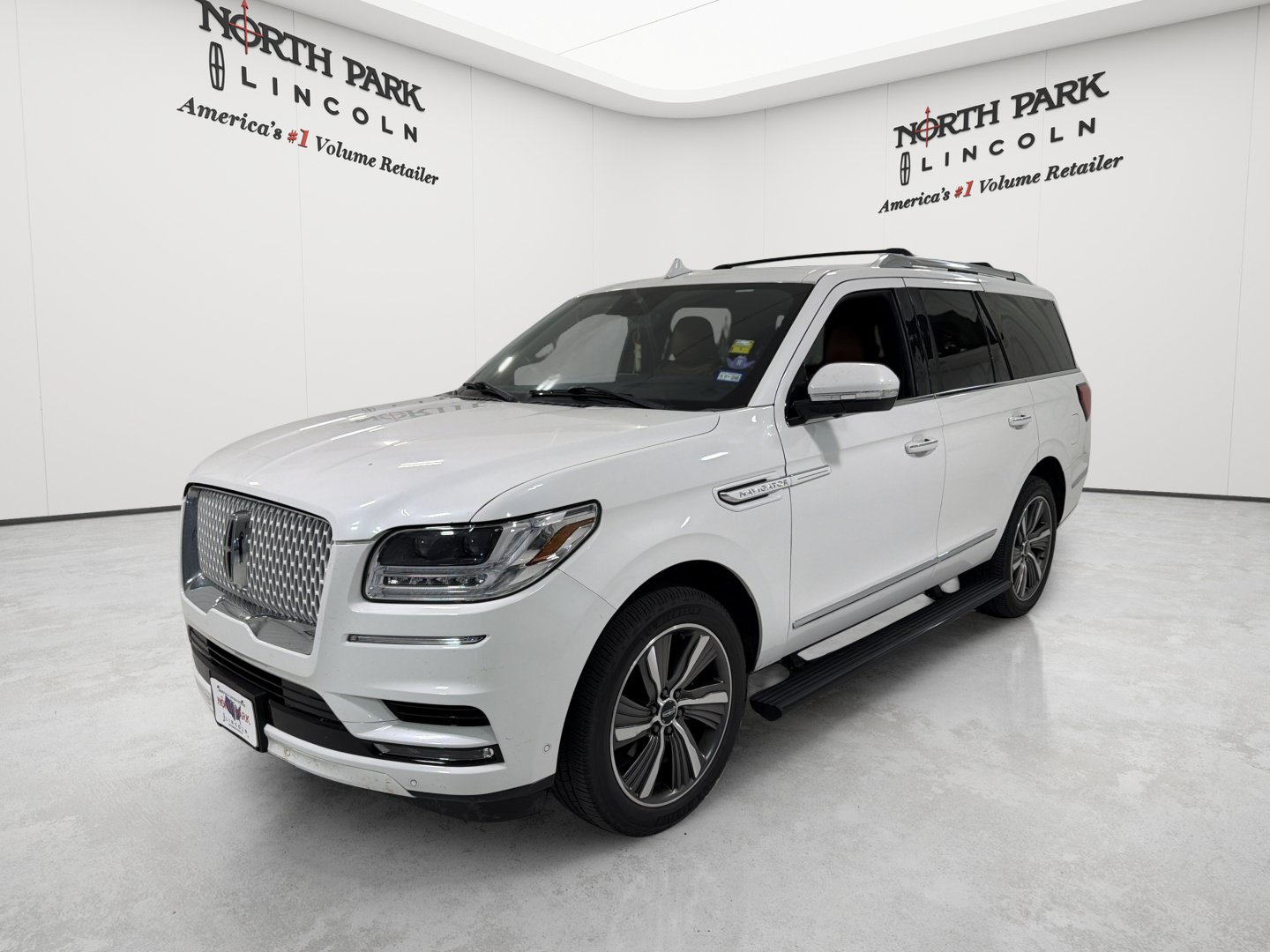 Used 2020 Lincoln Navigator Reserve w/ Equipment Group 208A Reserve AWD/4WD image 1