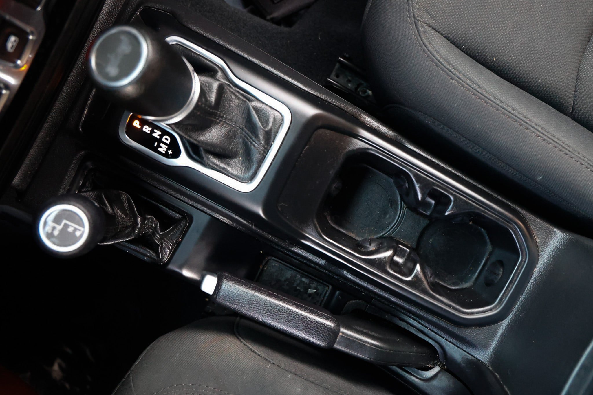 Used 2022 Jeep Wrangler Sport AWD/4WD image 39