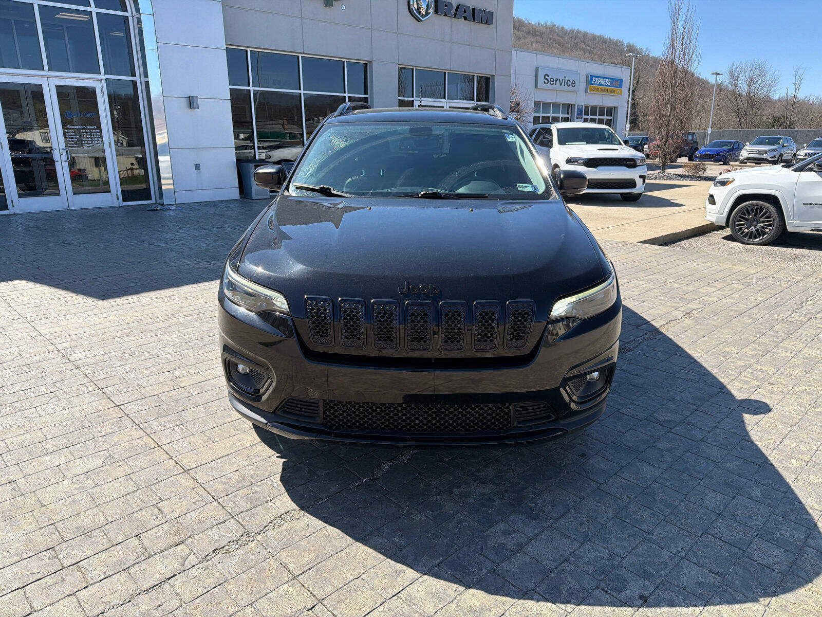 Used 2020 Jeep Cherokee Latitude Plus image 3