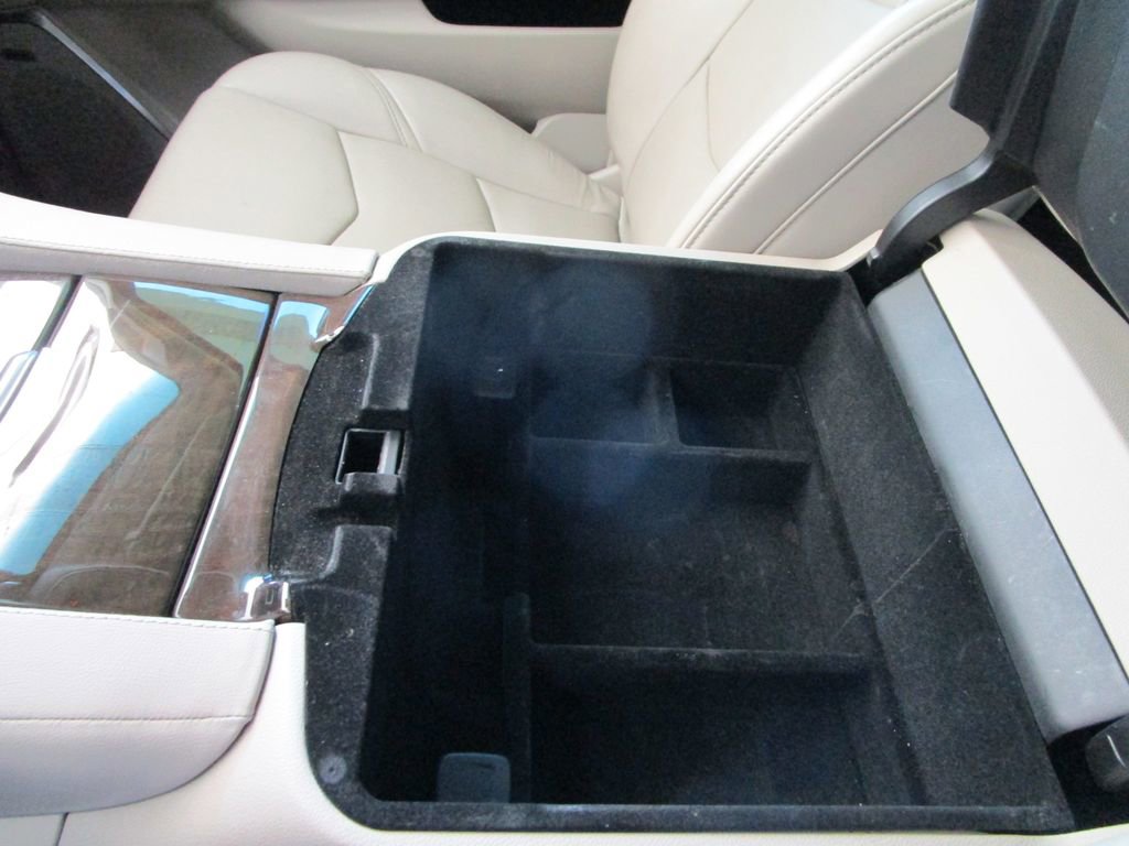 Used 2020 Cadillac Escalade Luxury image 44