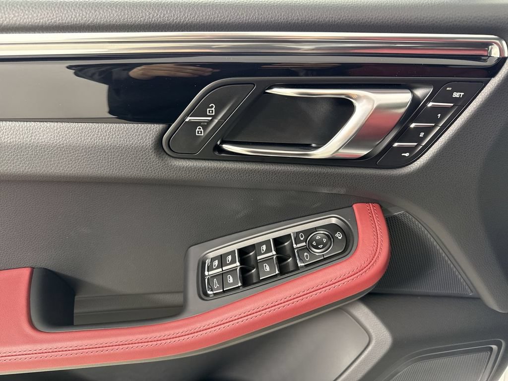 New 2026 Porsche Macan AWD/4WD image 34