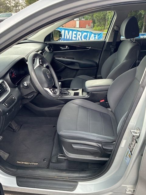 Used 2019 Kia Sorento L FWD image 10