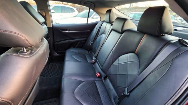 Used 2018 Toyota Camry XLE FWD image 25