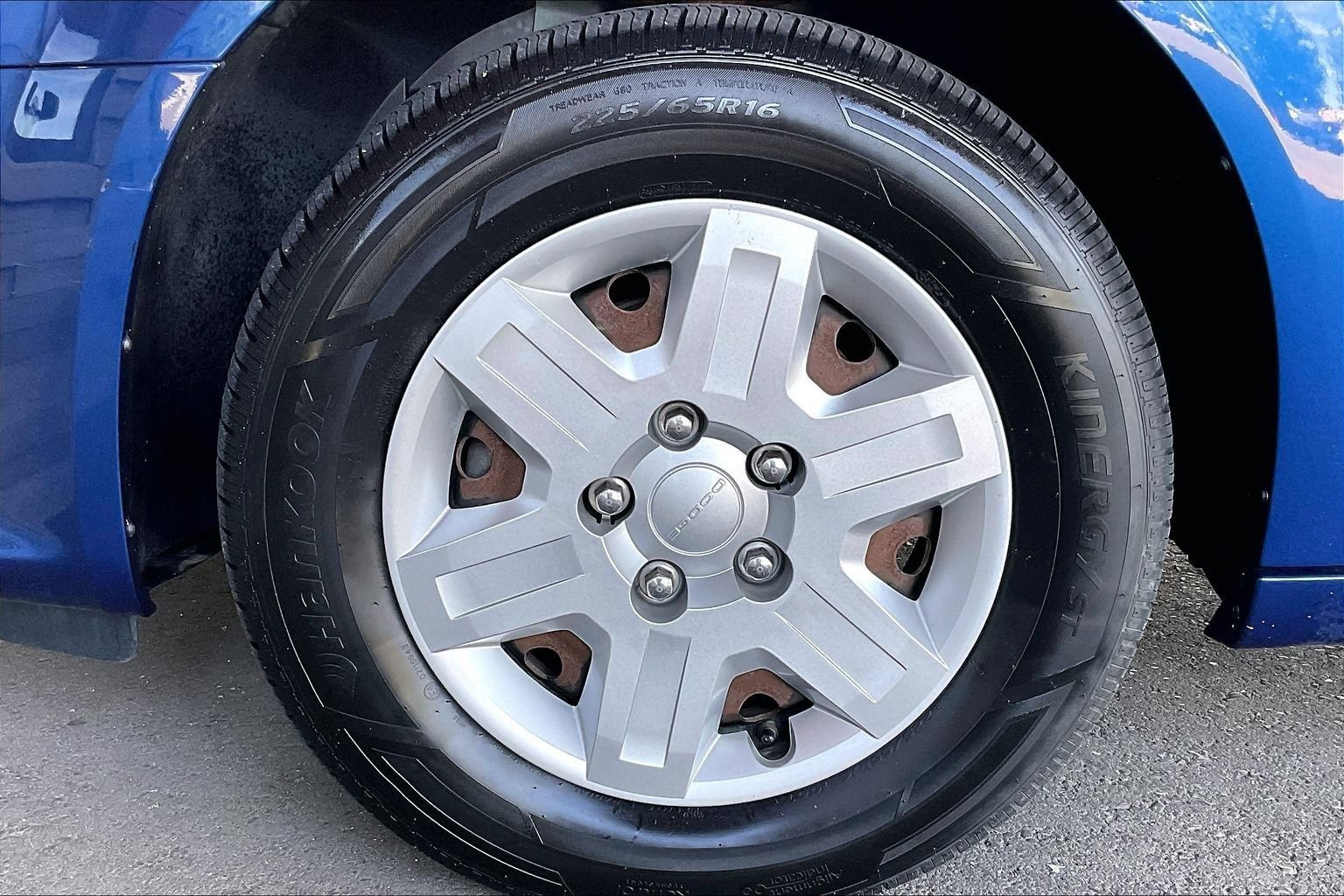 Used 2011 Dodge Grand Caravan Express FWD image 25