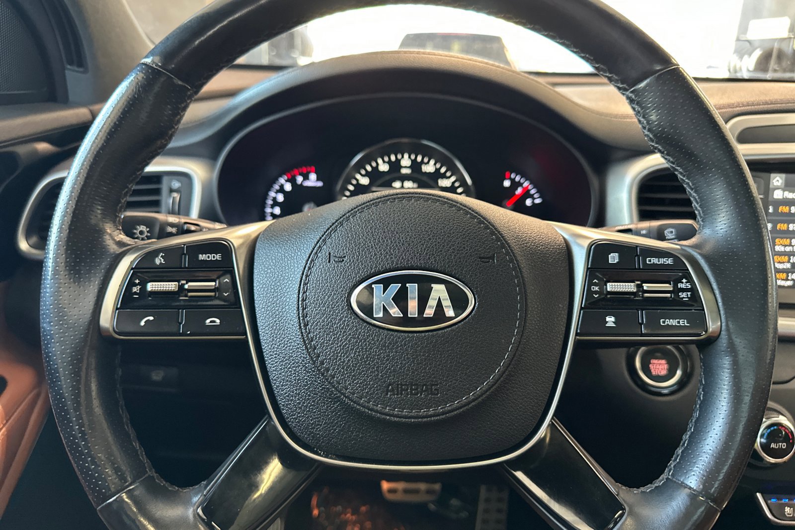 Used 2019 Kia Sorento SX image 25